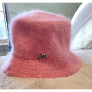 Betmar NY Women's Angora Rabbit Wool Bucket Hat Soft Pastel Pink Fuzzy Y2K
